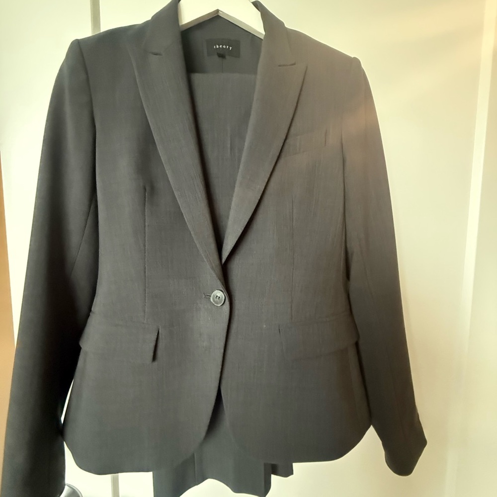 Theory Charcoal Suit set